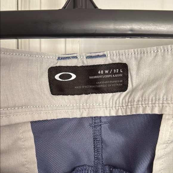 Oakley Blue Chinos Tailored Fit - Picture 2 of 3